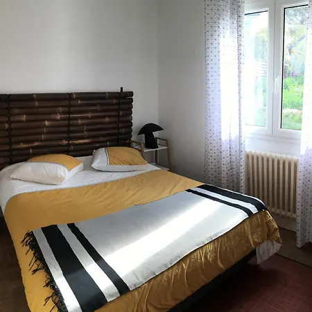 Des Rias 2 D'hotes Ou 1 A 172 M De La *