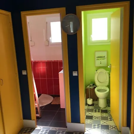 Des Rias 2 D'hotes Ou 1 A 172 M De La